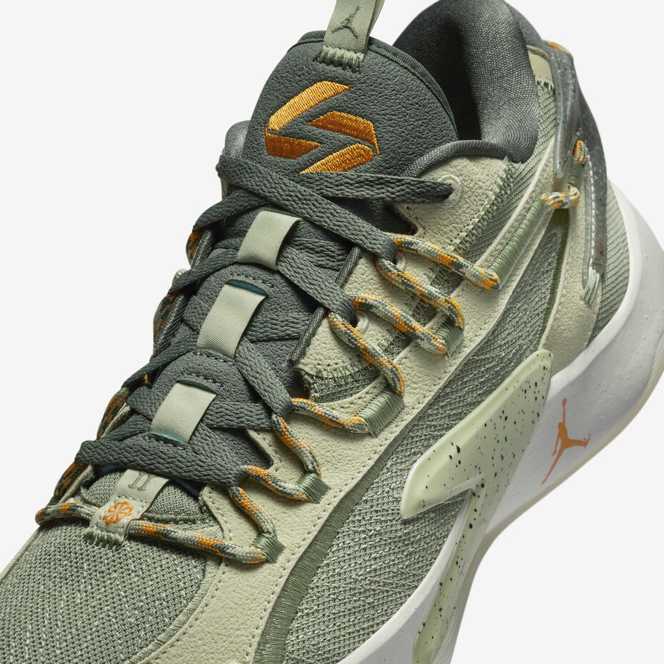 Luka 2 olive aura